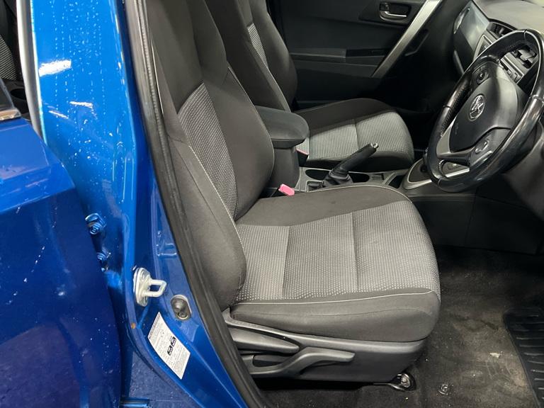 Toyota Auris 1.8 VVT-h Icon Touring Sports 5dr Petrol Hybrid CVT Euro 5 (s/s) (136 ps)