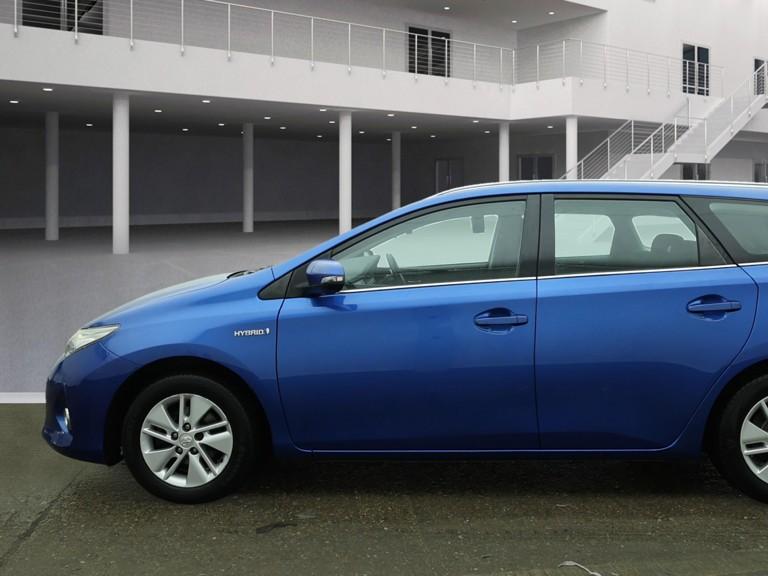 Toyota Auris 1.8 VVT-h Icon Touring Sports 5dr Petrol Hybrid CVT Euro 5 (s/s) (136 ps)