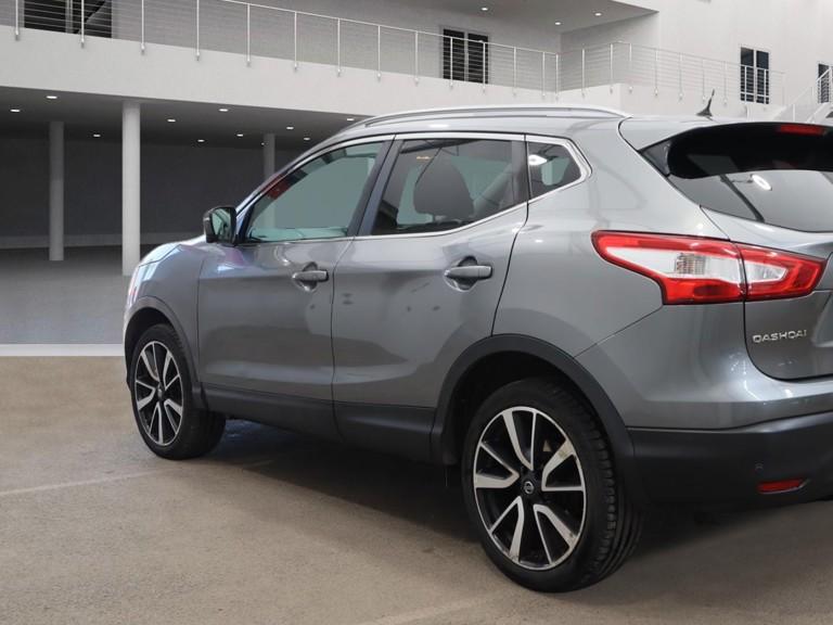 Nissan Qashqai 1.2 DIG-T Tekna SUV 5dr Petrol XTRON 2WD Euro 6 (s/s) (115 ps)