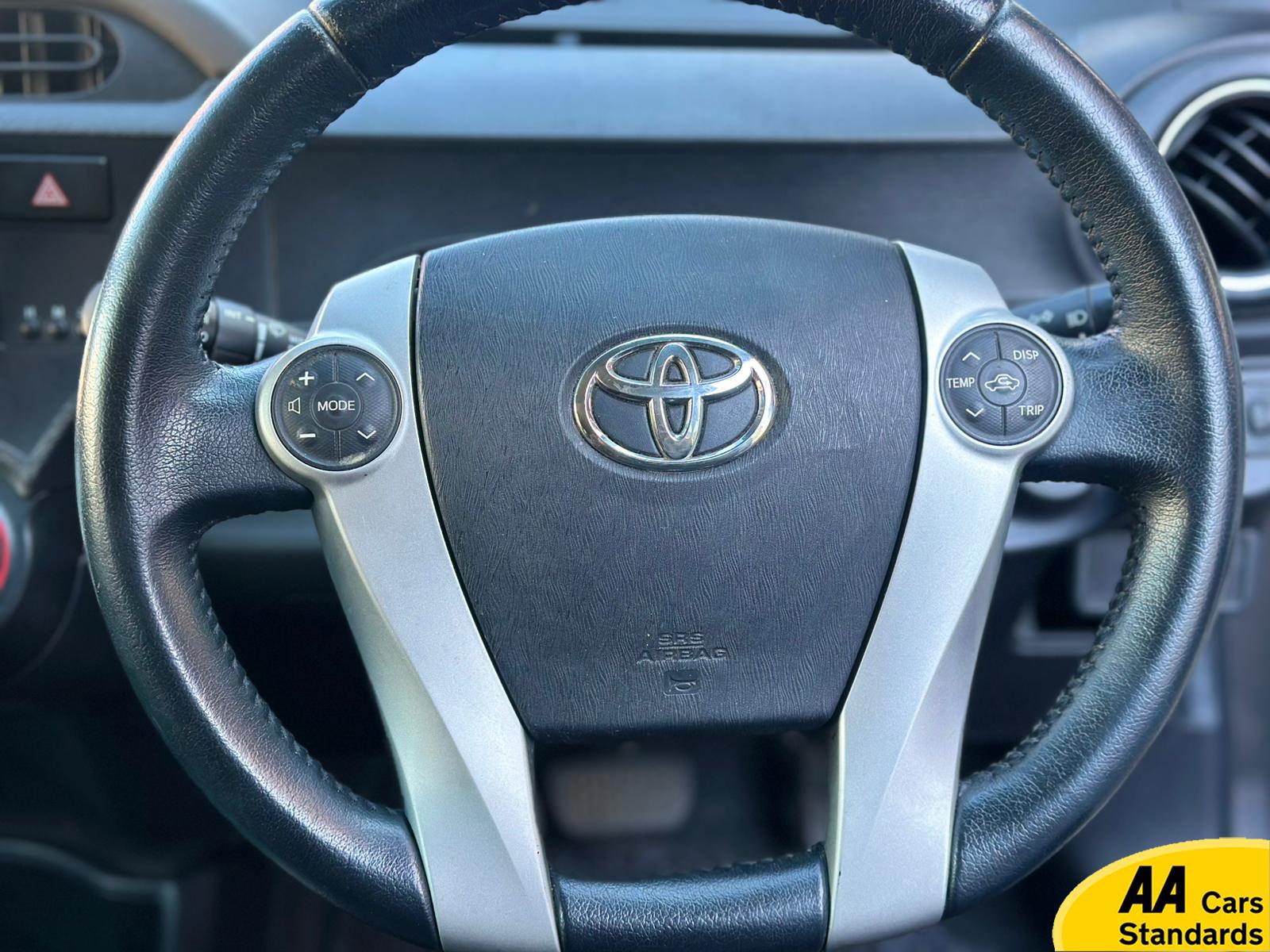 Toyota Yaris 1.5 VVT-h T Spirit Hatchback 5dr Petrol Hybrid CVT Euro 5 (101 ps)