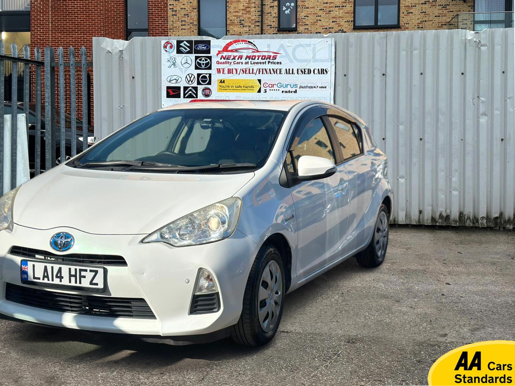 Toyota Yaris 1.5 VVT-h T Spirit Hatchback 5dr Petrol Hybrid CVT Euro 5 (101 ps)