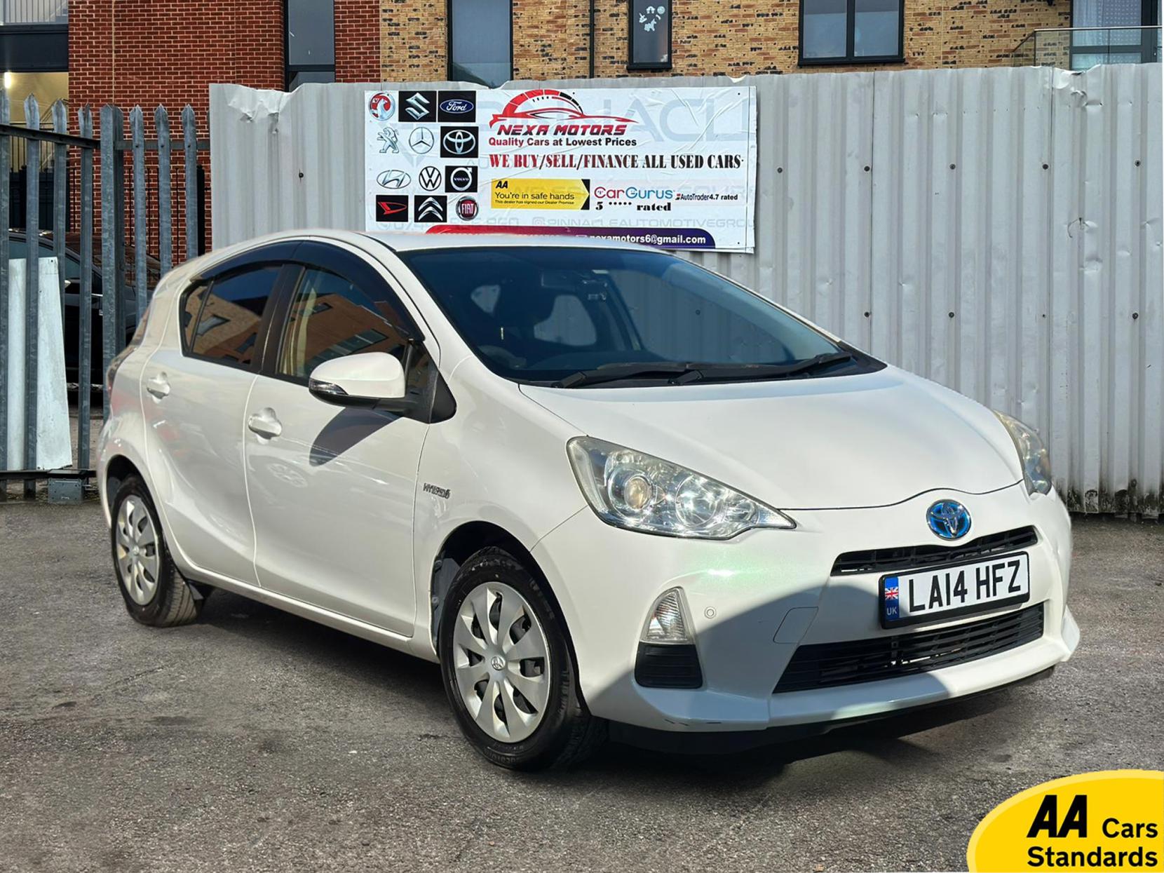 Toyota Yaris 1.5 VVT-h T Spirit Hatchback 5dr Petrol Hybrid CVT Euro 5 (101 ps)
