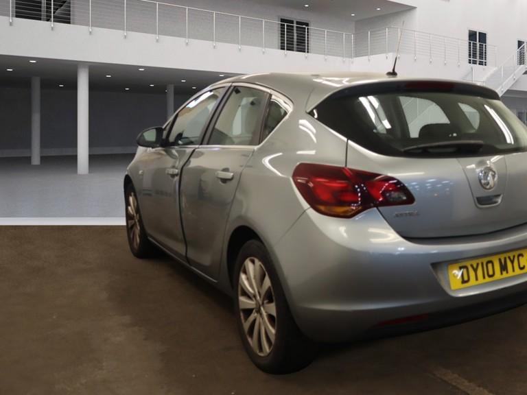 Vauxhall Astra 1.6 16v SE Hatchback 5dr Petrol Manual Euro 5 (115 ps)