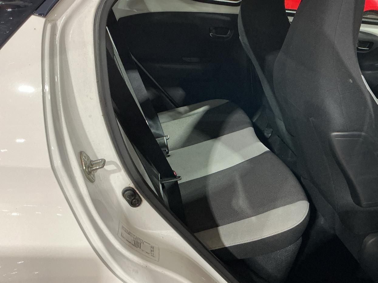 Toyota AYGO 1.0 VVT-i x-play Hatchback 5dr Petrol Manual Euro 6 (68 ps)