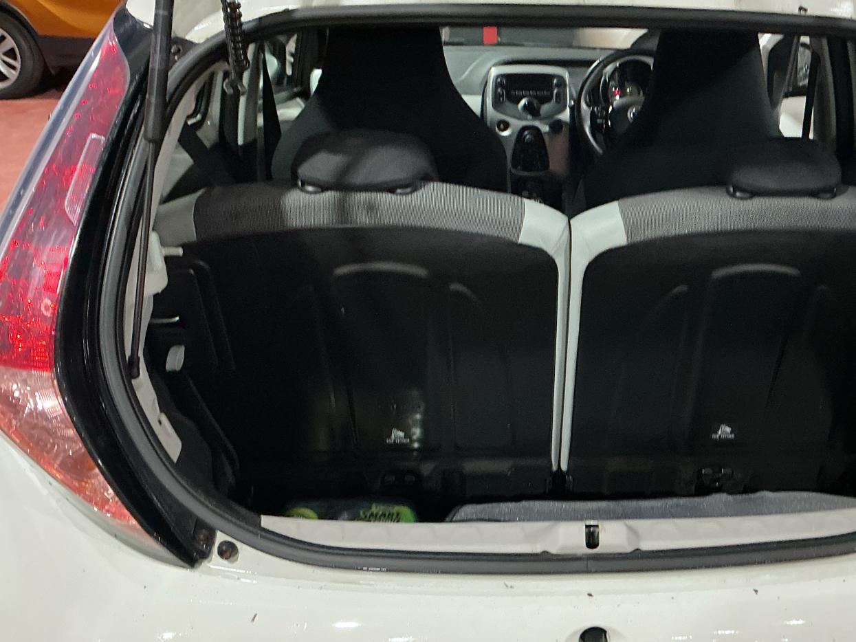 Toyota AYGO 1.0 VVT-i x-play Hatchback 5dr Petrol Manual Euro 6 (68 ps)