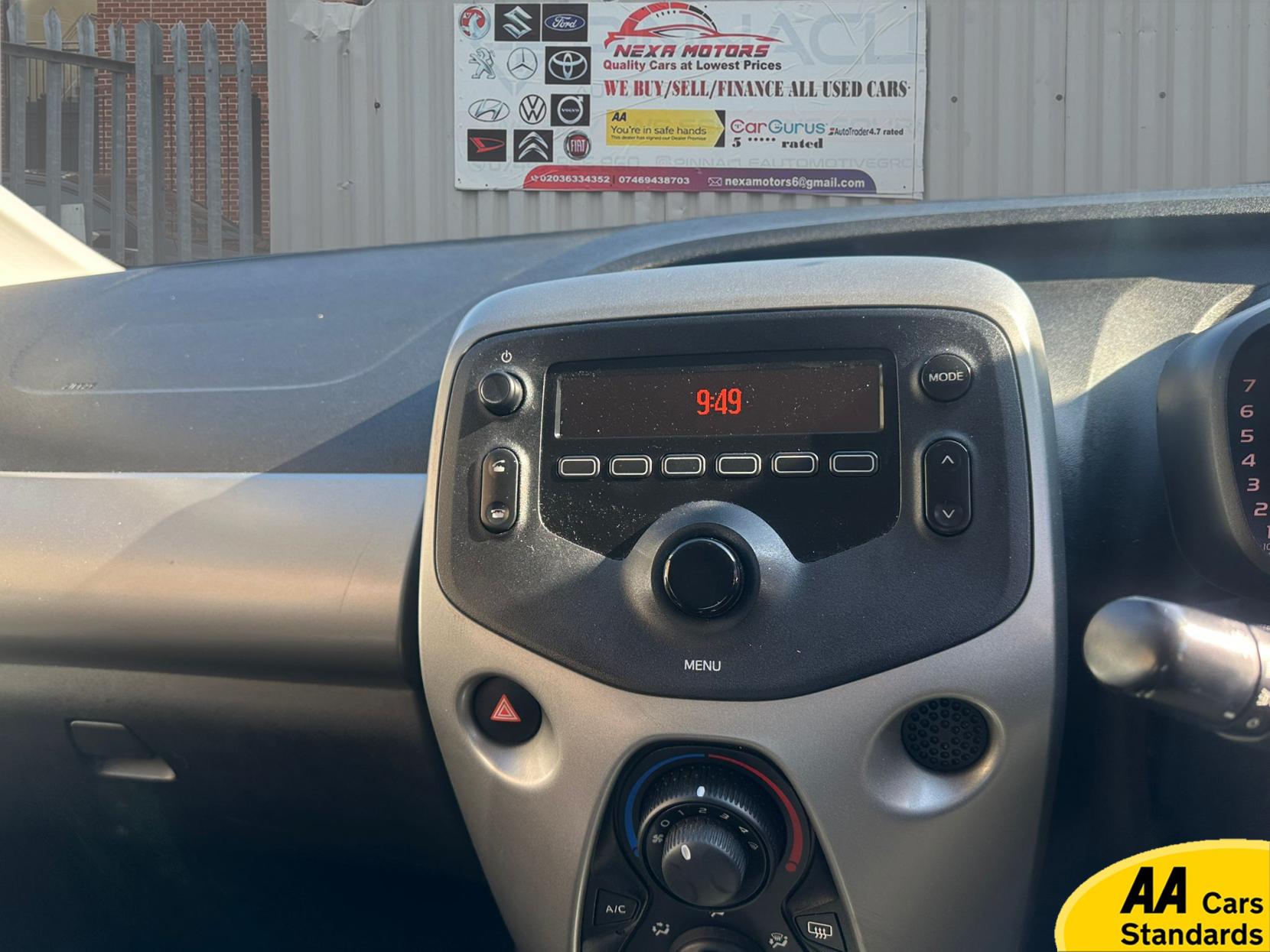 Toyota AYGO 1.0 VVT-i x-play Hatchback 5dr Petrol Manual Euro 6 (68 ps)