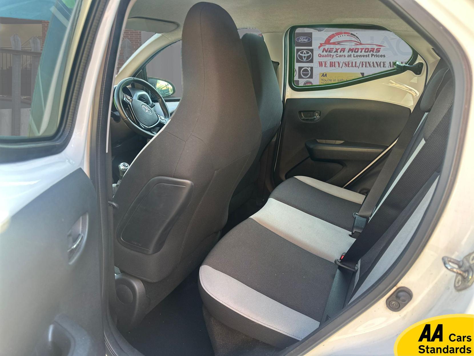Toyota AYGO 1.0 VVT-i x-play Hatchback 5dr Petrol Manual Euro 6 (68 ps)
