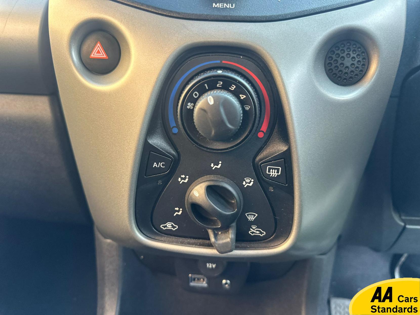 Toyota AYGO 1.0 VVT-i x-play Hatchback 5dr Petrol Manual Euro 6 (68 ps)