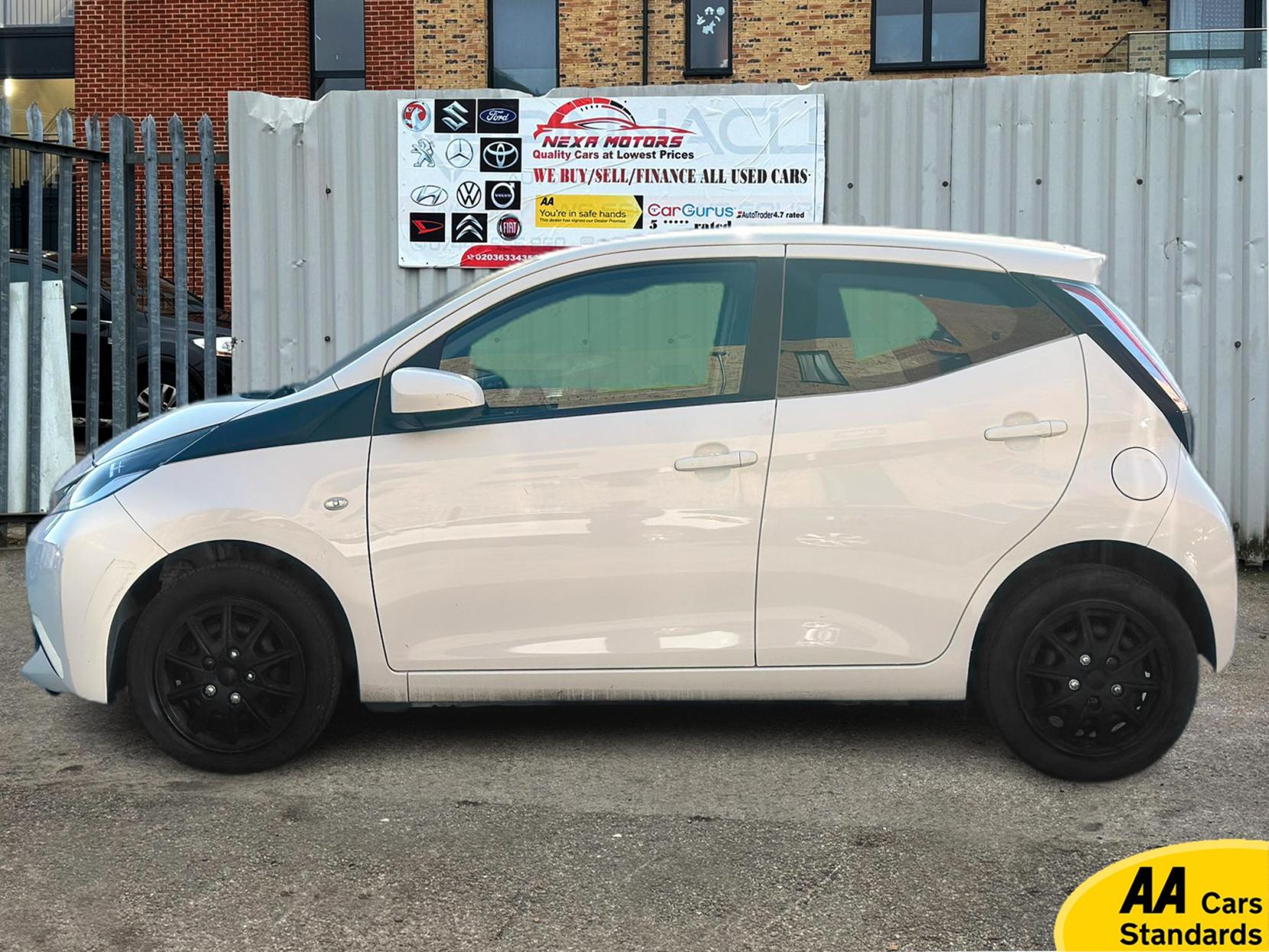 Toyota AYGO 1.0 VVT-i x-play Hatchback 5dr Petrol Manual Euro 6 (68 ps)