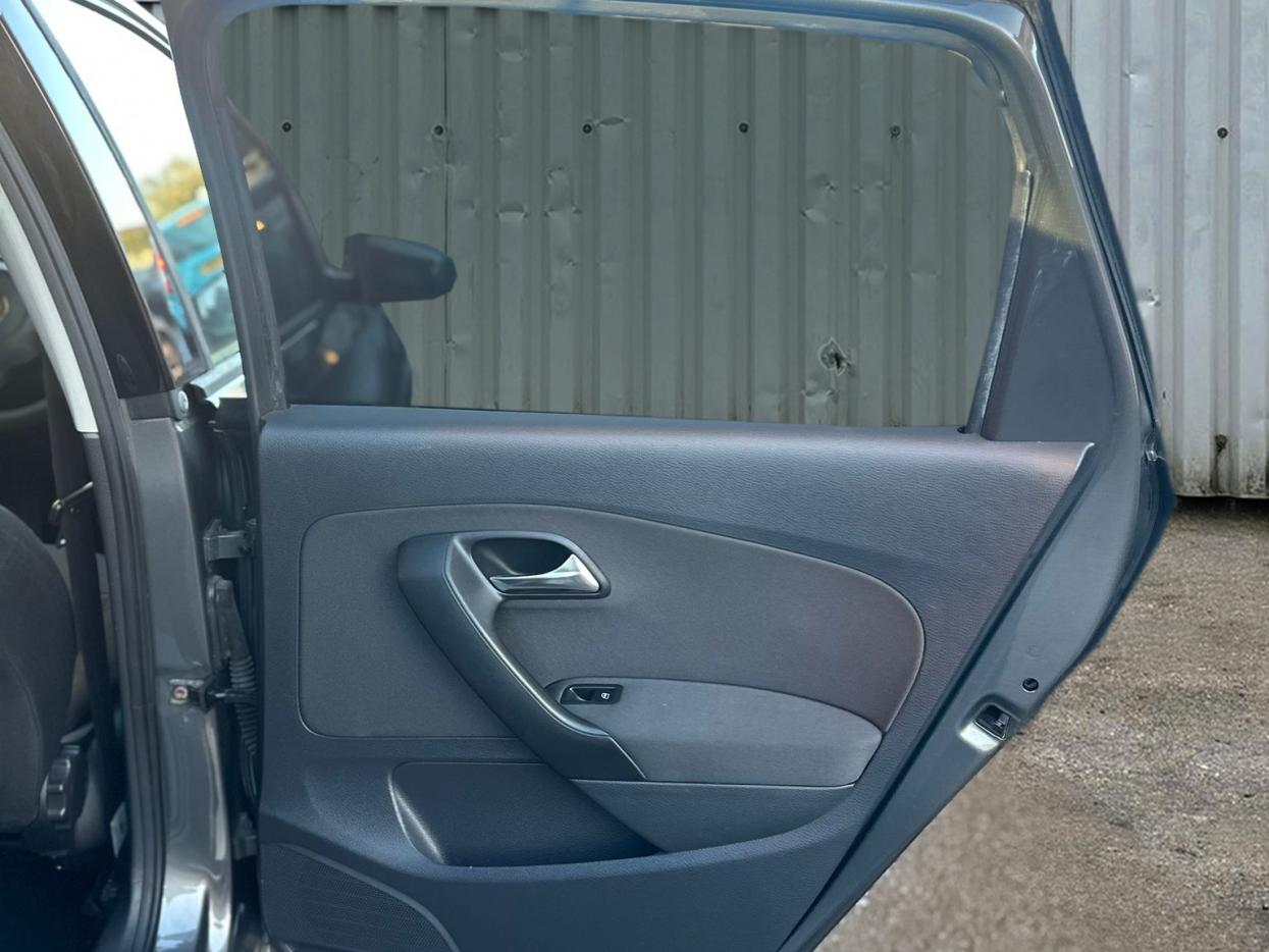 Volkswagen Polo 1.4 SE Hatchback 5dr Petrol DSG Euro 5 (85 ps)