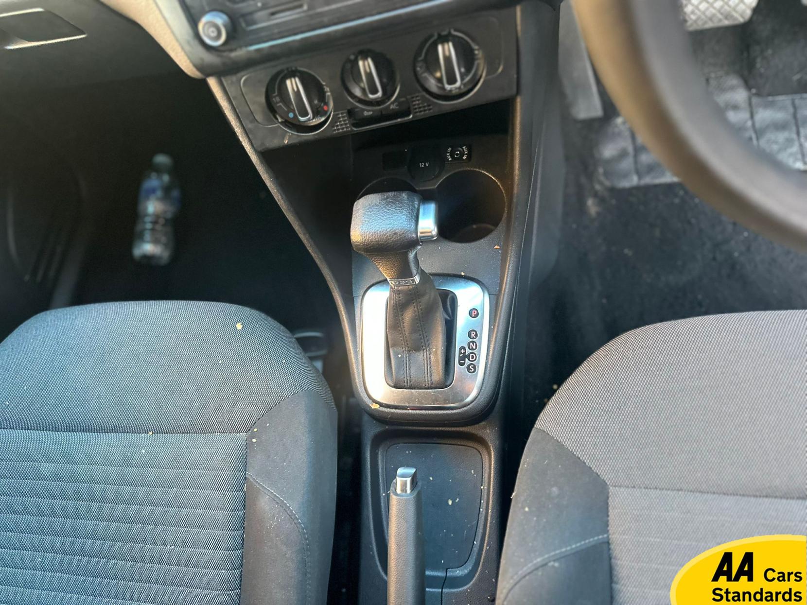 Volkswagen Polo 1.4 SE Hatchback 5dr Petrol DSG Euro 5 (85 ps)