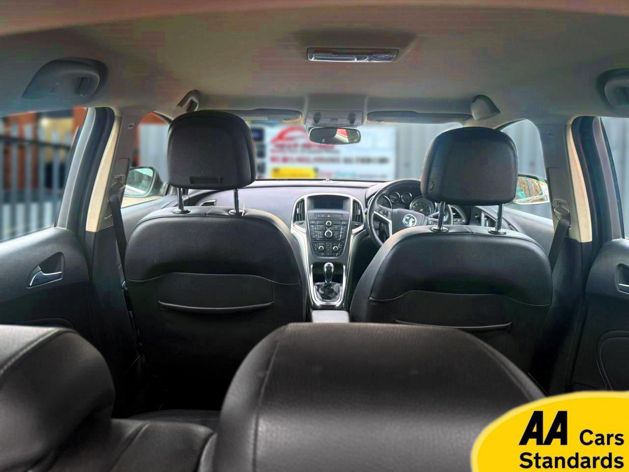 Vauxhall Astra 1.6 16v Elite Hatchback 5dr Petrol Manual Euro 5 (115 ps)