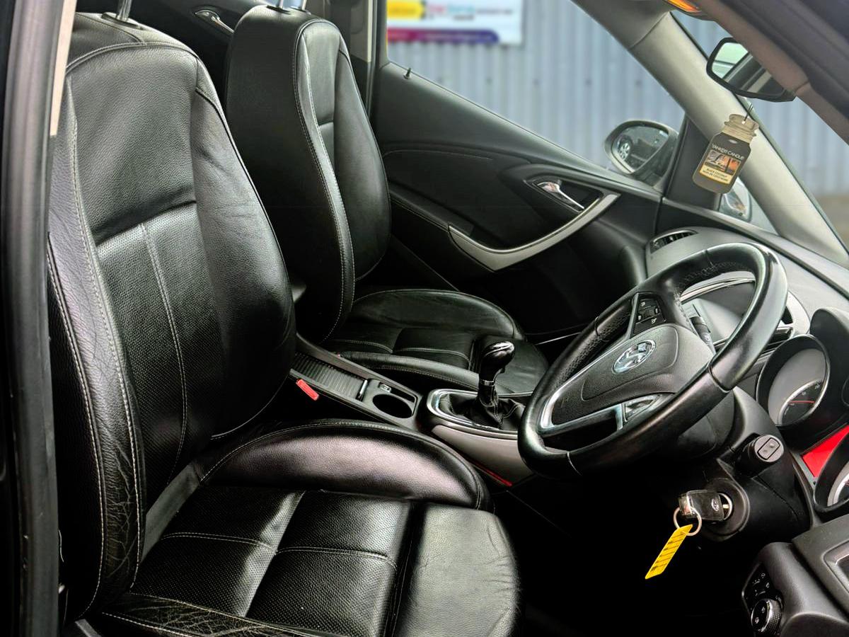 Vauxhall Astra 1.6 16v Elite Hatchback 5dr Petrol Manual Euro 5 (115 ps)