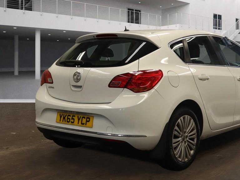 Vauxhall Astra 1.4i Excite Hatchback 5dr Petrol Manual Euro 6 (100 ps)