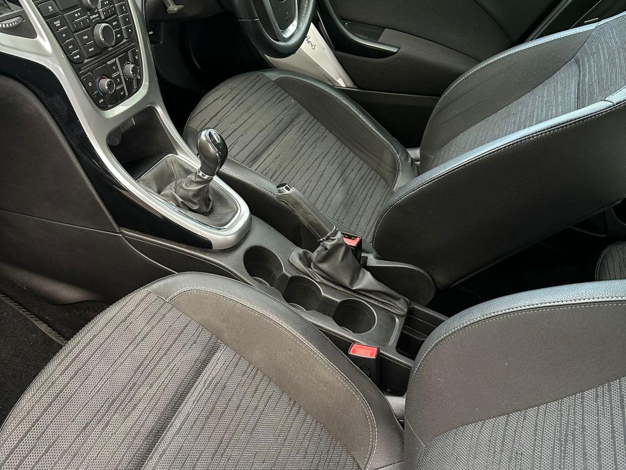 Vauxhall Astra 1.4i Excite Hatchback 5dr Petrol Manual Euro 6 (100 ps)