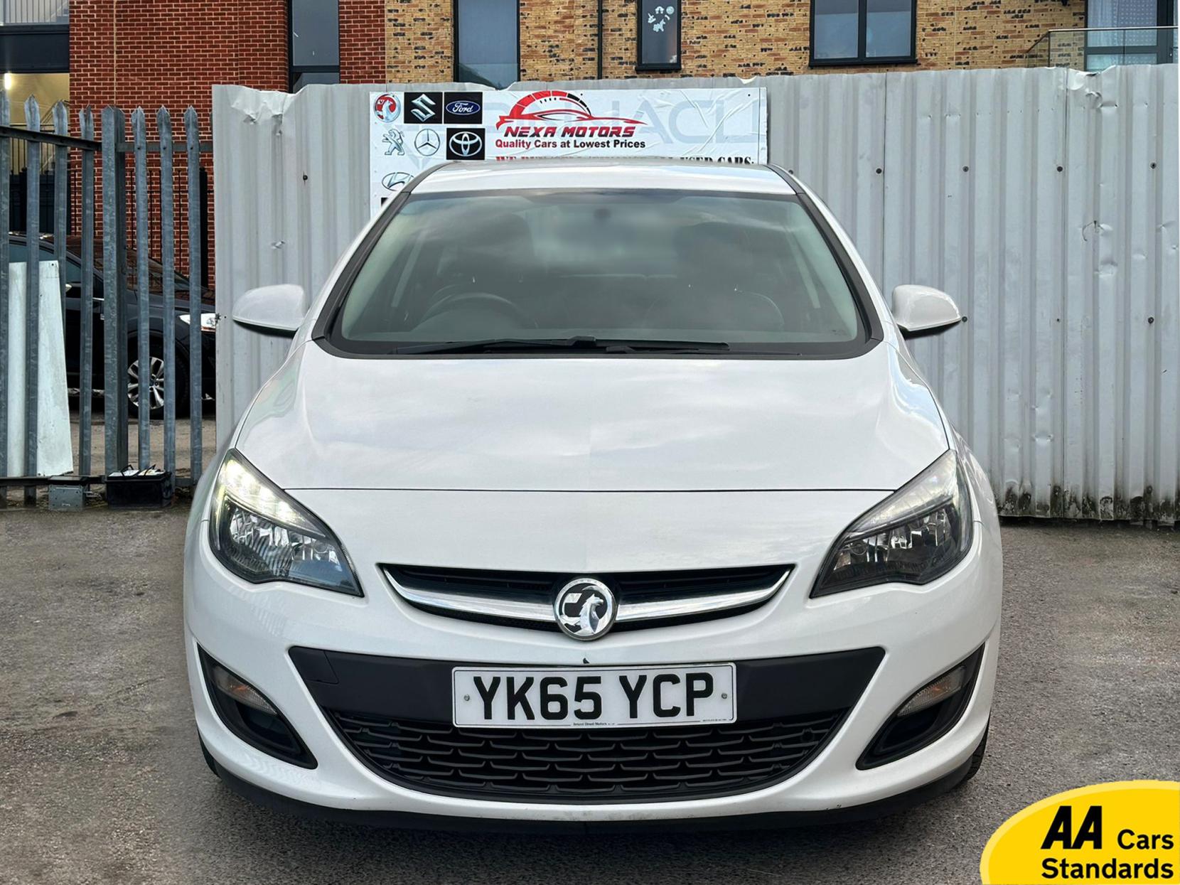 Vauxhall Astra 1.4i Excite Hatchback 5dr Petrol Manual Euro 6 (100 ps)