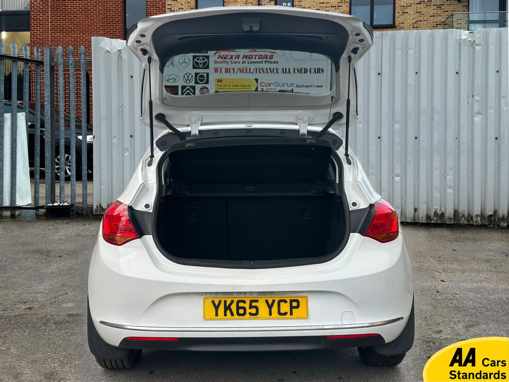 Vauxhall Astra 1.4i Excite Hatchback 5dr Petrol Manual Euro 6 (100 ps)