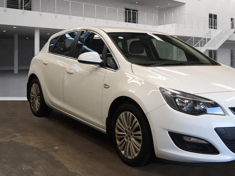 Vauxhall Astra 1.4i Excite Hatchback 5dr Petrol Manual Euro 6 (100 ps)