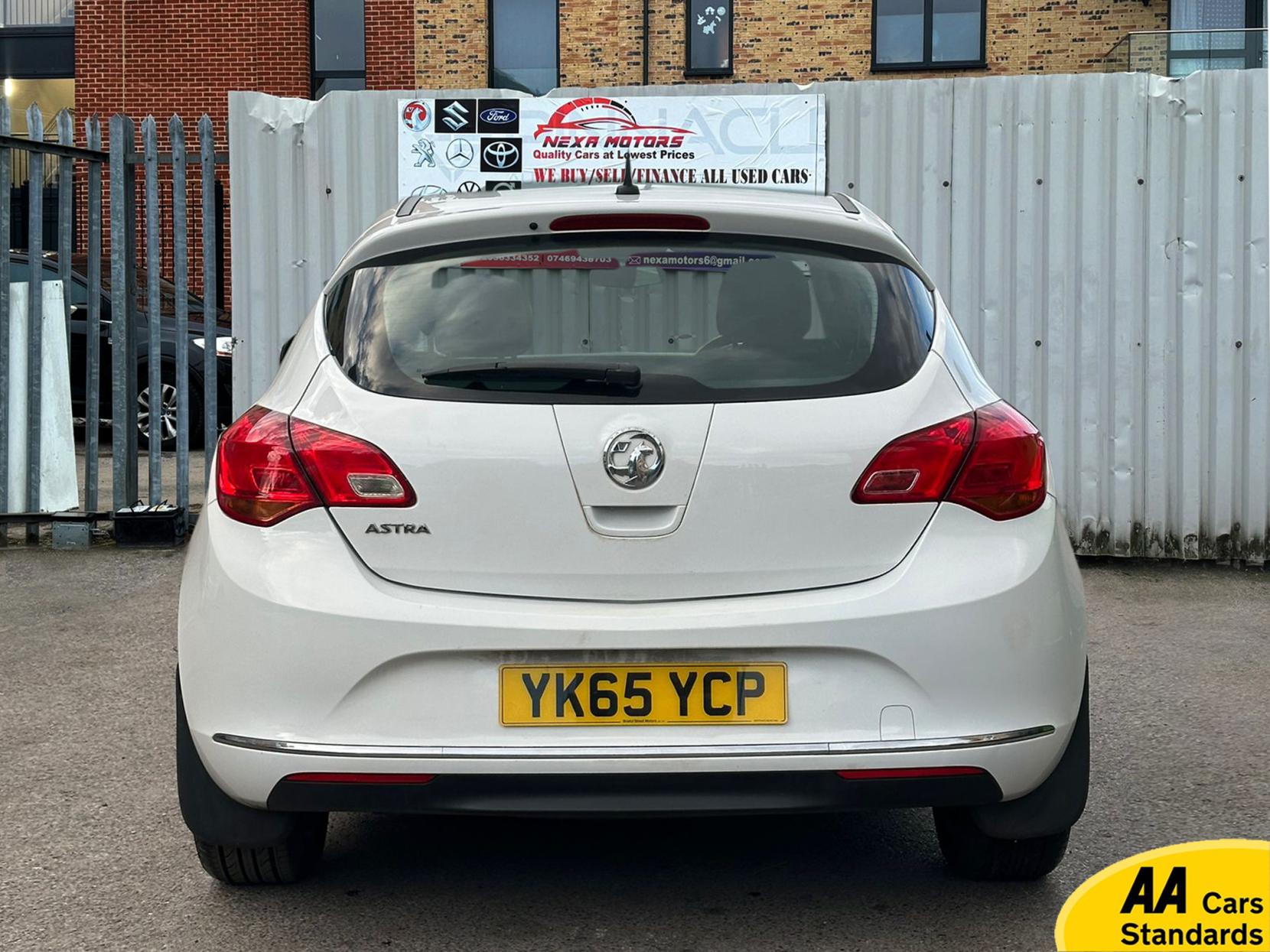 Vauxhall Astra 1.4i Excite Hatchback 5dr Petrol Manual Euro 6 (100 ps)