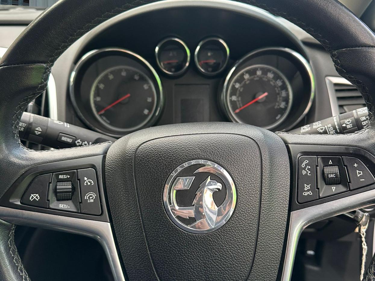 Vauxhall Astra 1.4i Excite Hatchback 5dr Petrol Manual Euro 6 (100 ps)