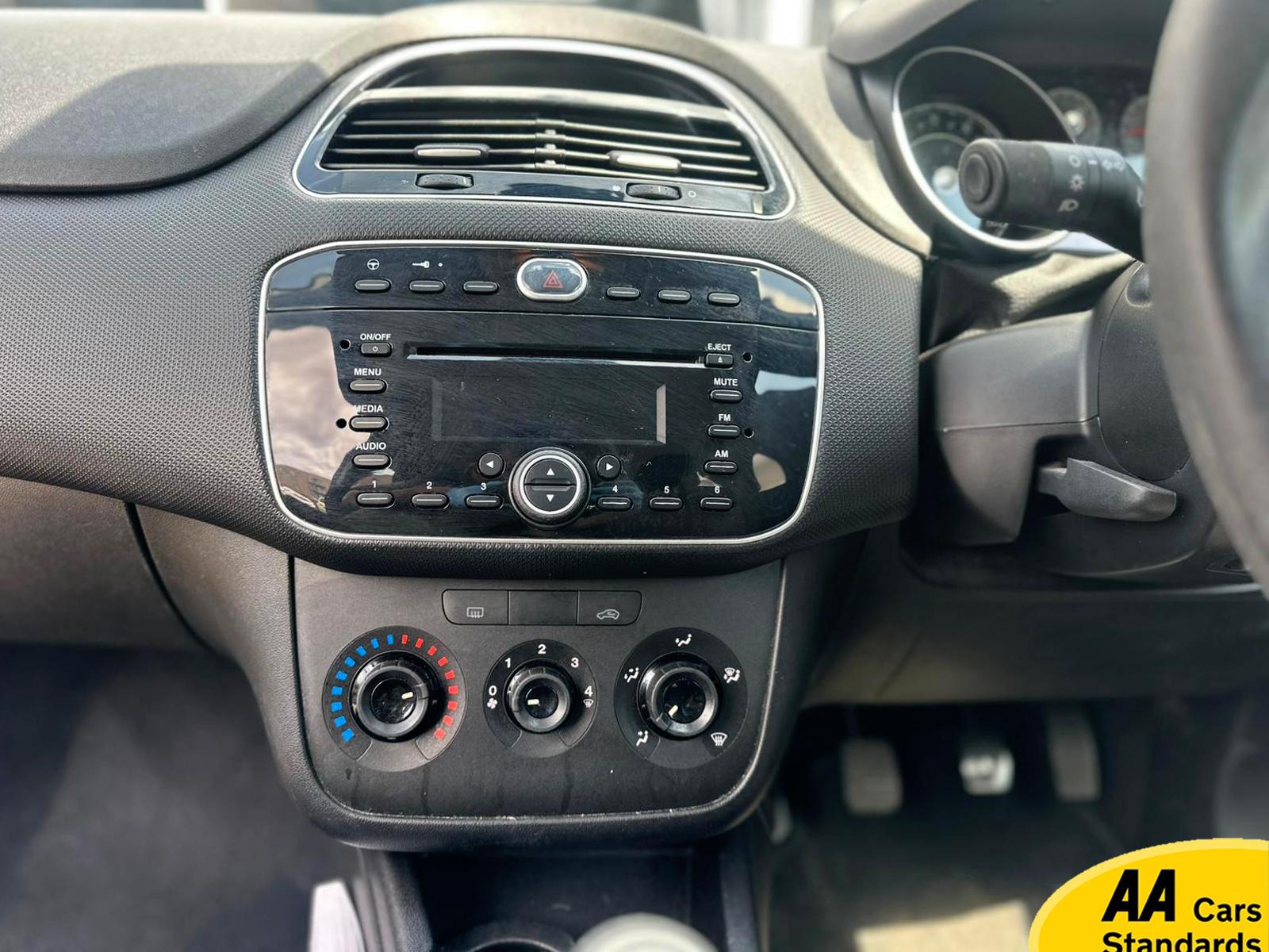 Fiat Punto 1.2 Pop Hatchback 3dr Petrol Manual Euro 5 (69 bhp)