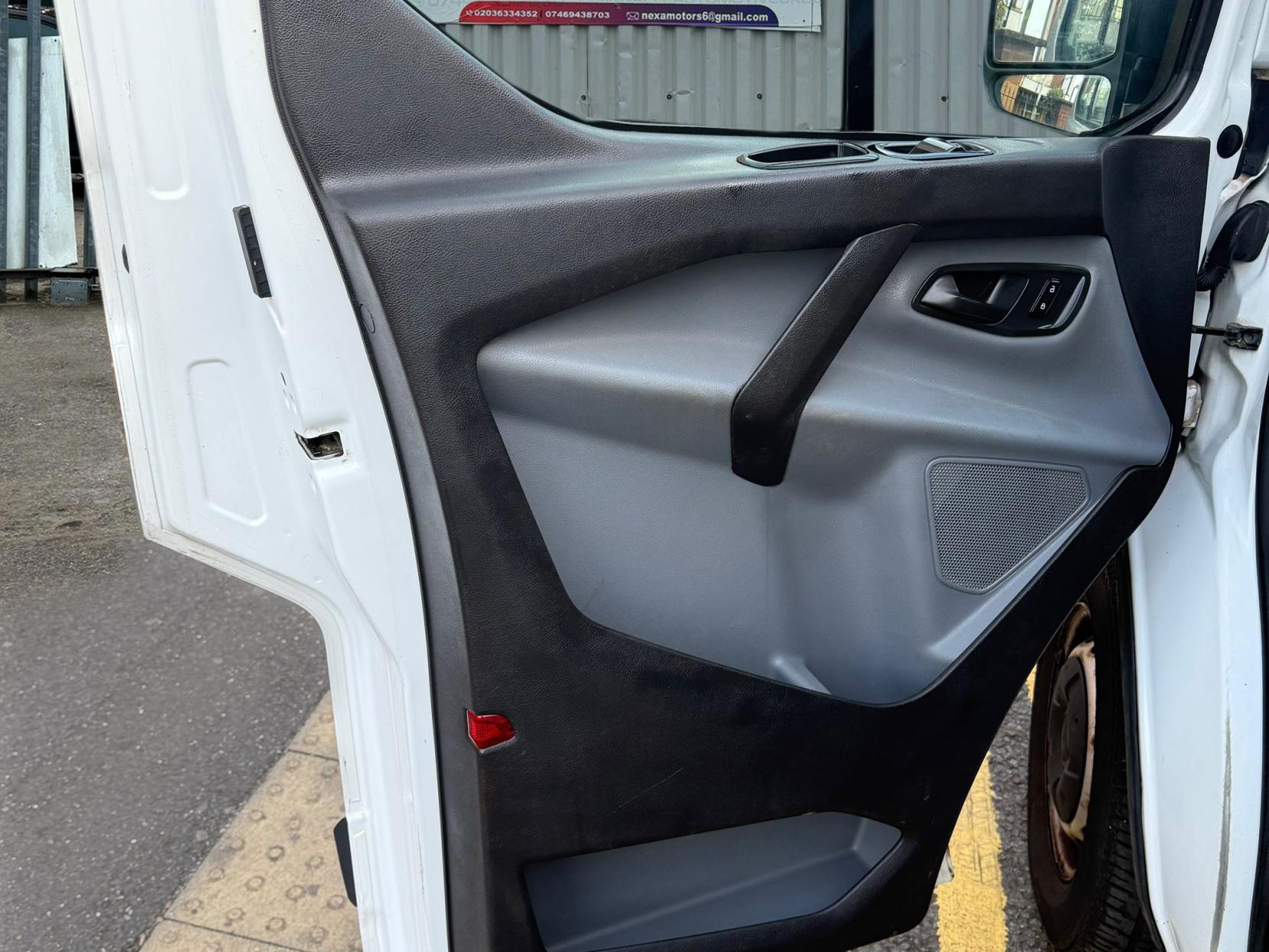 Ford Transit Custom 2.0 TDCi 290 Panel Van 5dr Diesel Manual L1 H1 (157 g/km, 104 bhp)
