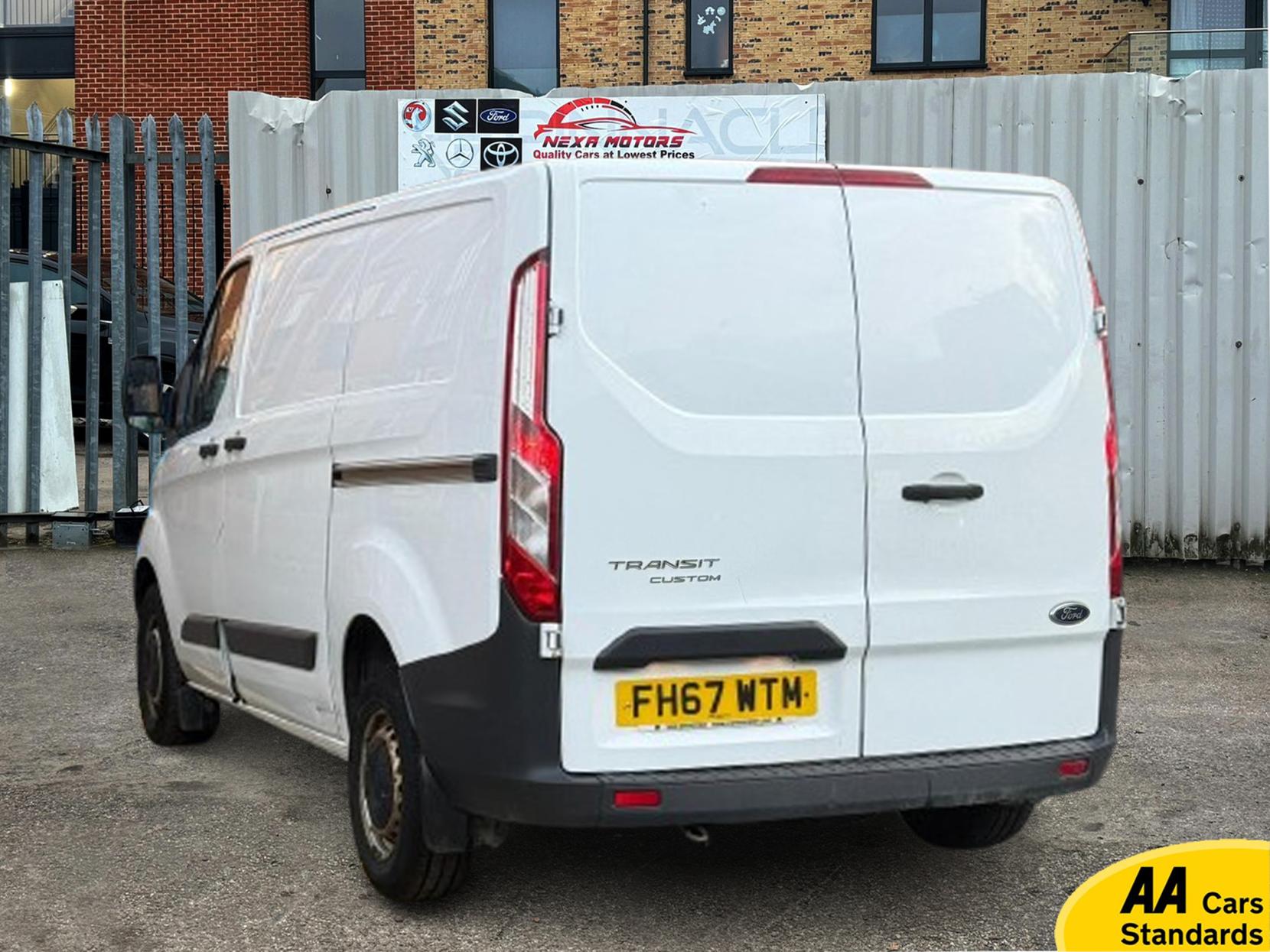 Ford Transit Custom 2.0 TDCi 290 Panel Van 5dr Diesel Manual L1 H1 (157 g/km, 104 bhp)
