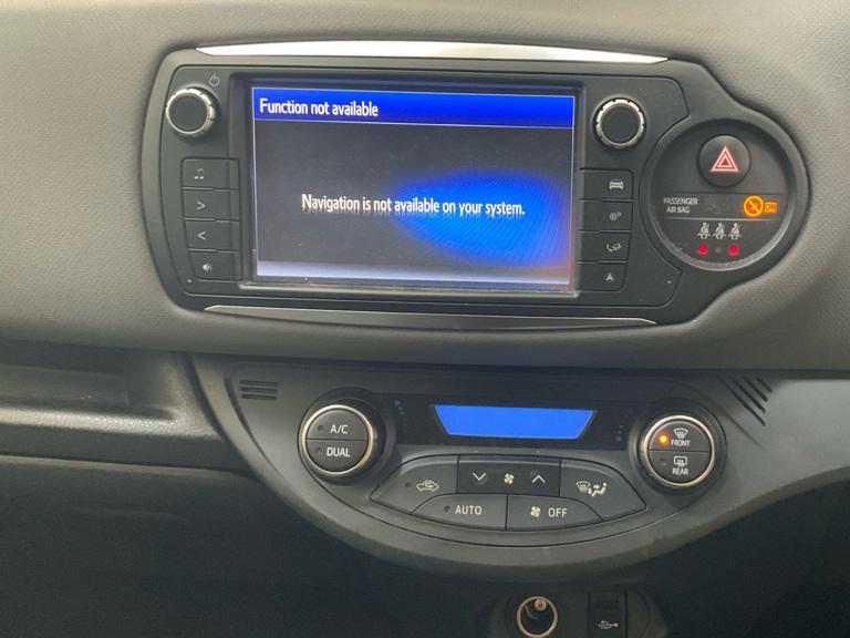 Toyota Yaris 1.5 VVT-h Icon Hatchback 5dr Petrol Hybrid E-CVT Euro 6 (101 ps)