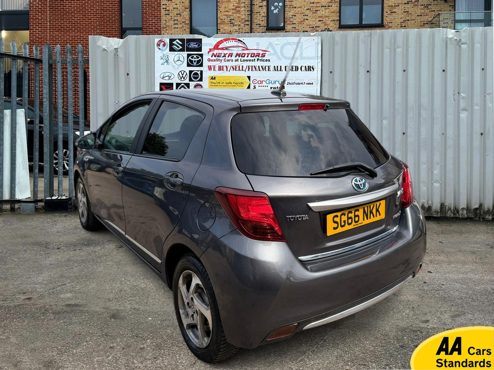 Toyota Yaris 1.5 VVT-h Icon Hatchback 5dr Petrol Hybrid E-CVT Euro 6 (101 ps)