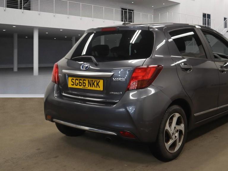 Toyota Yaris 1.5 VVT-h Icon Hatchback 5dr Petrol Hybrid E-CVT Euro 6 (101 ps)