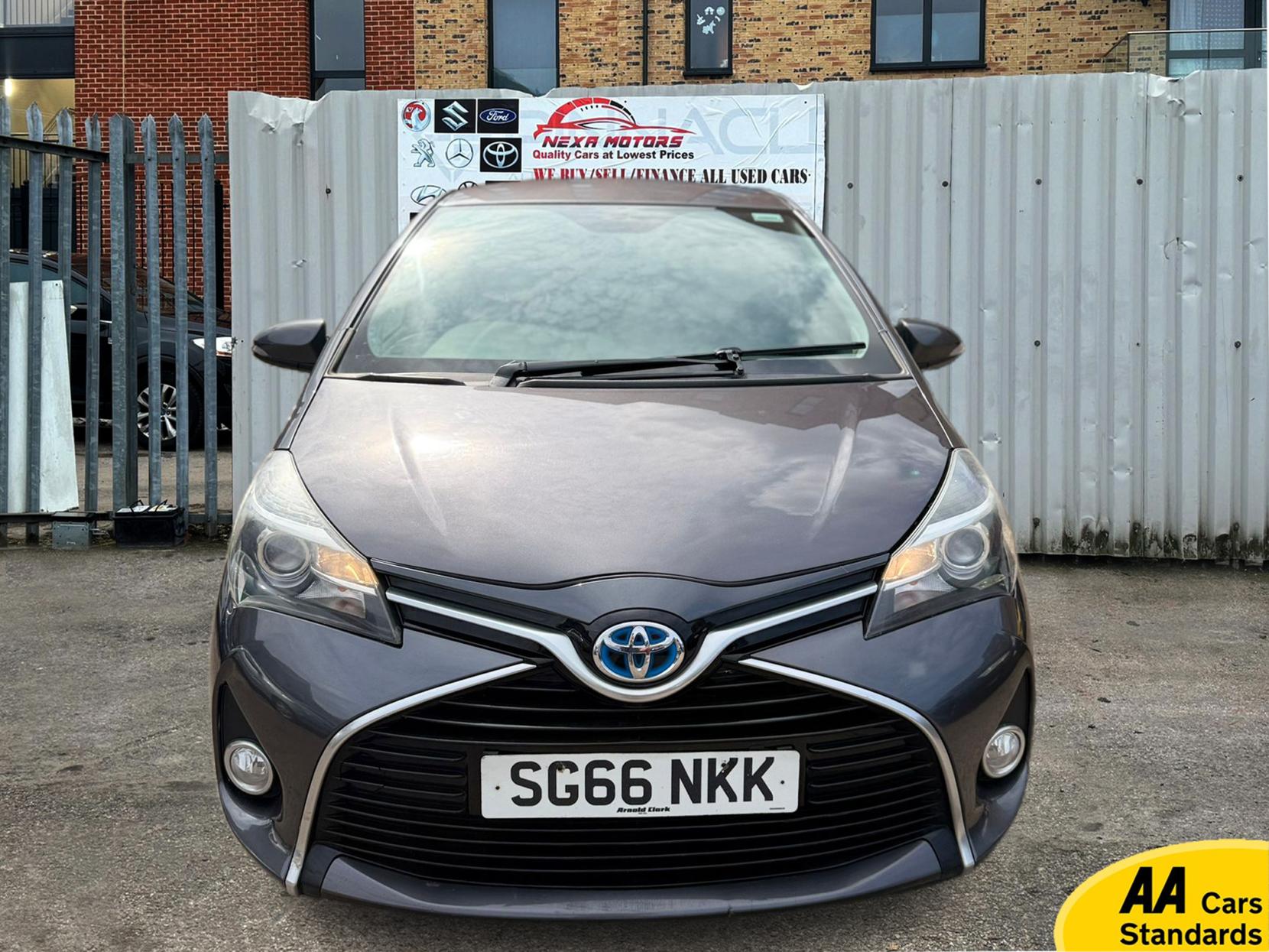 Toyota Yaris 1.5 VVT-h Icon Hatchback 5dr Petrol Hybrid E-CVT Euro 6 (101 ps)