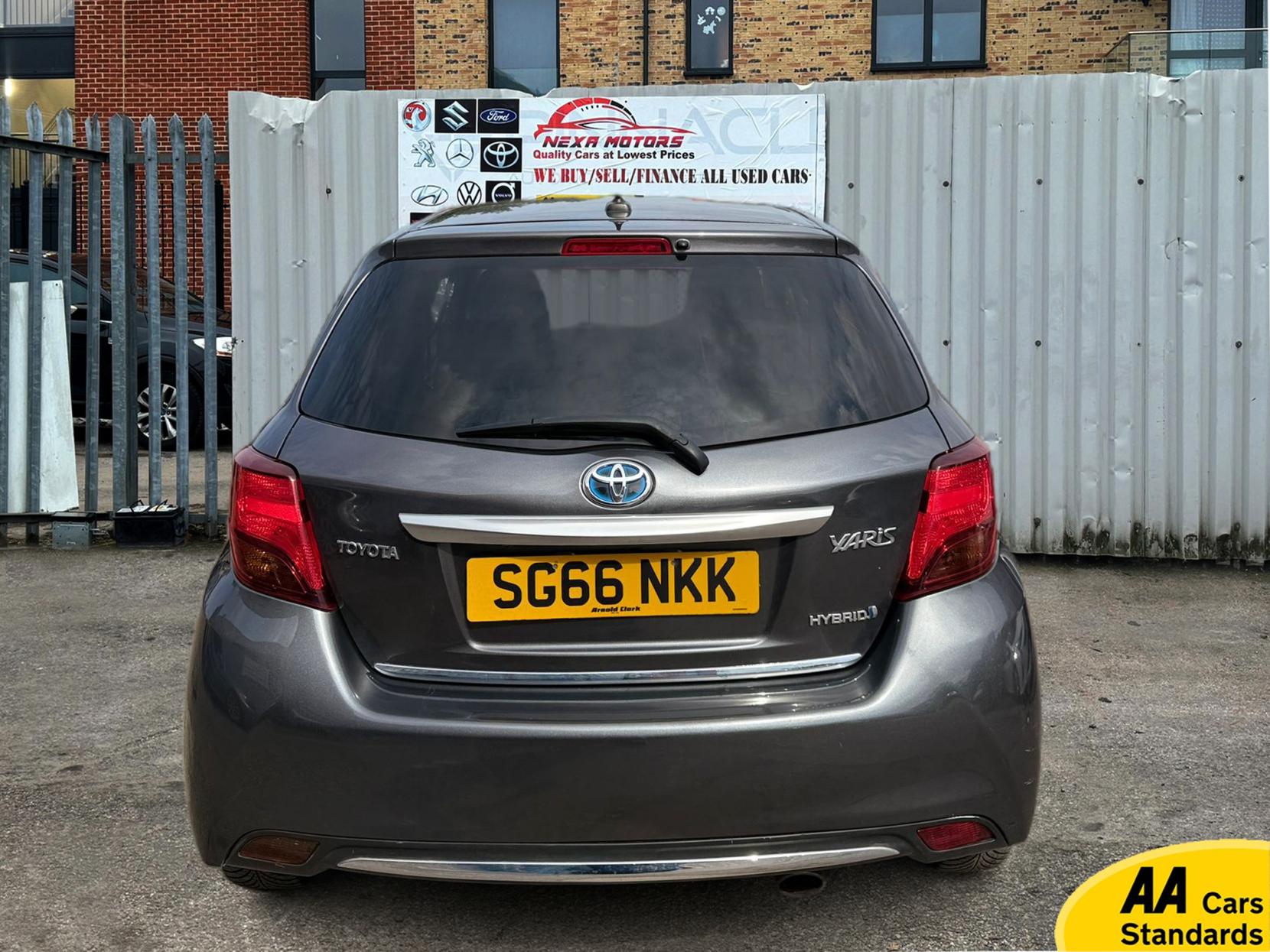 Toyota Yaris 1.5 VVT-h Icon Hatchback 5dr Petrol Hybrid E-CVT Euro 6 (101 ps)