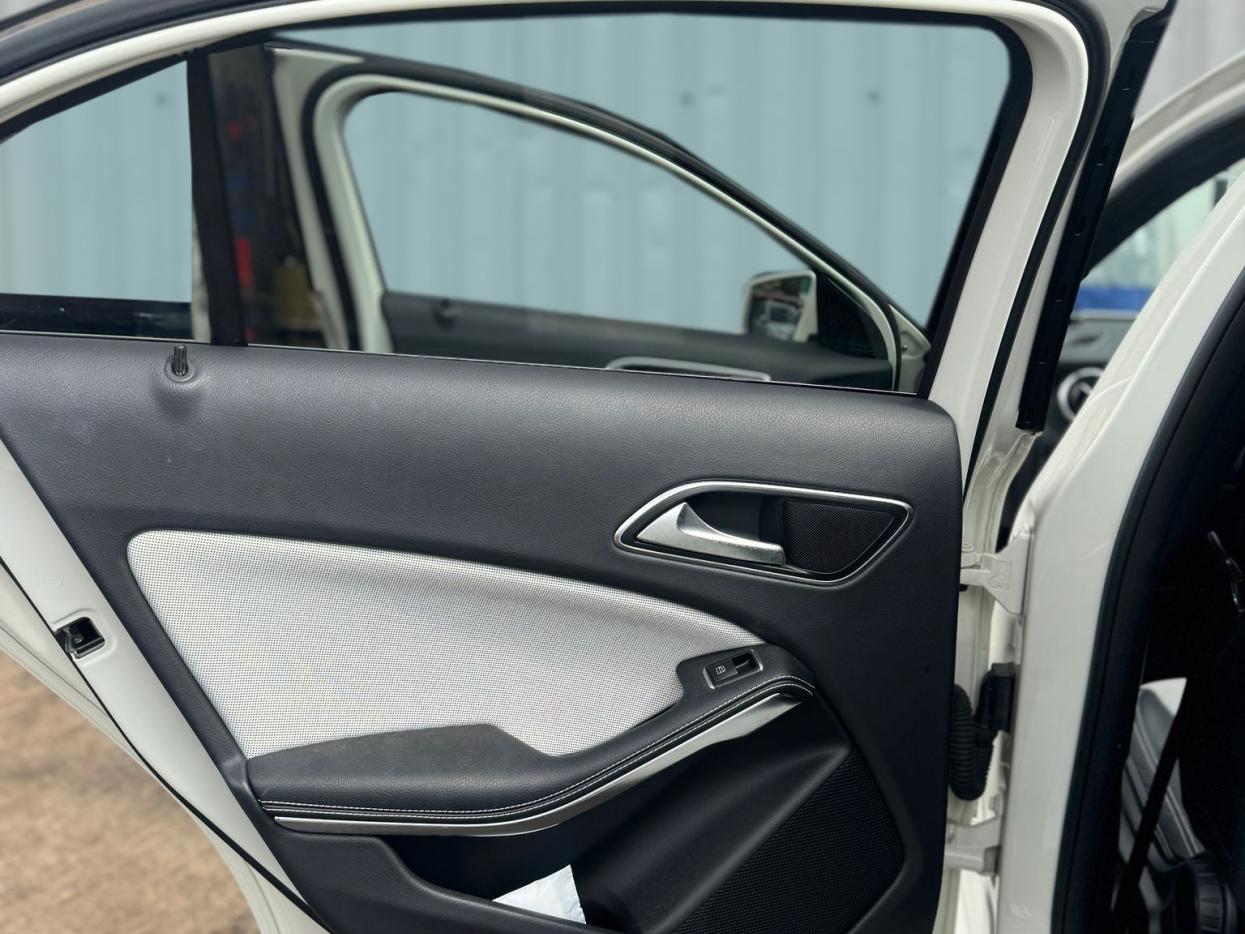 Mercedes-Benz A Class 1.6 A180 BlueEfficiency SE Hatchback 5dr Petrol 7G-DCT Euro 6 (s/s) (122 ps)
