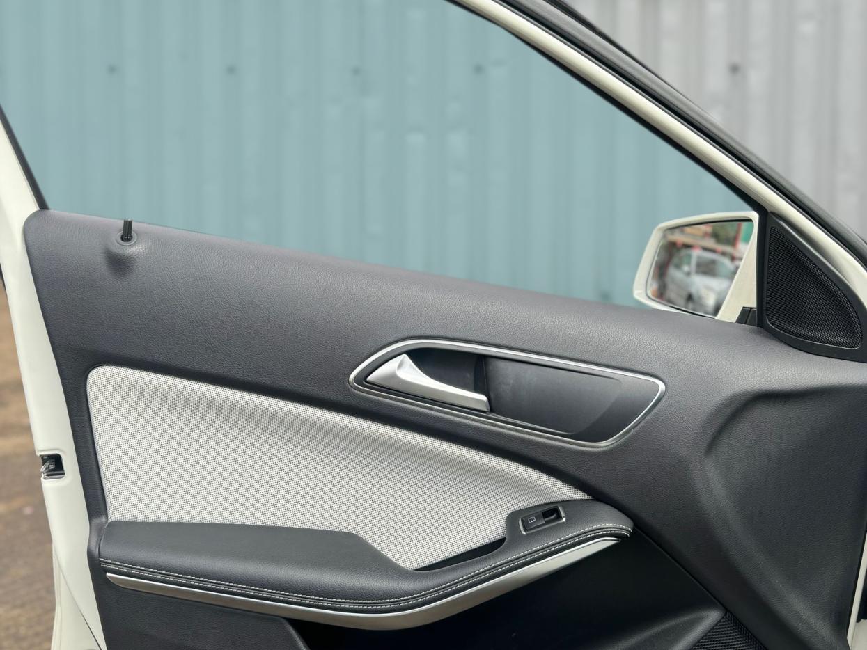 Mercedes-Benz A Class 1.6 A180 BlueEfficiency SE Hatchback 5dr Petrol 7G-DCT Euro 6 (s/s) (122 ps)