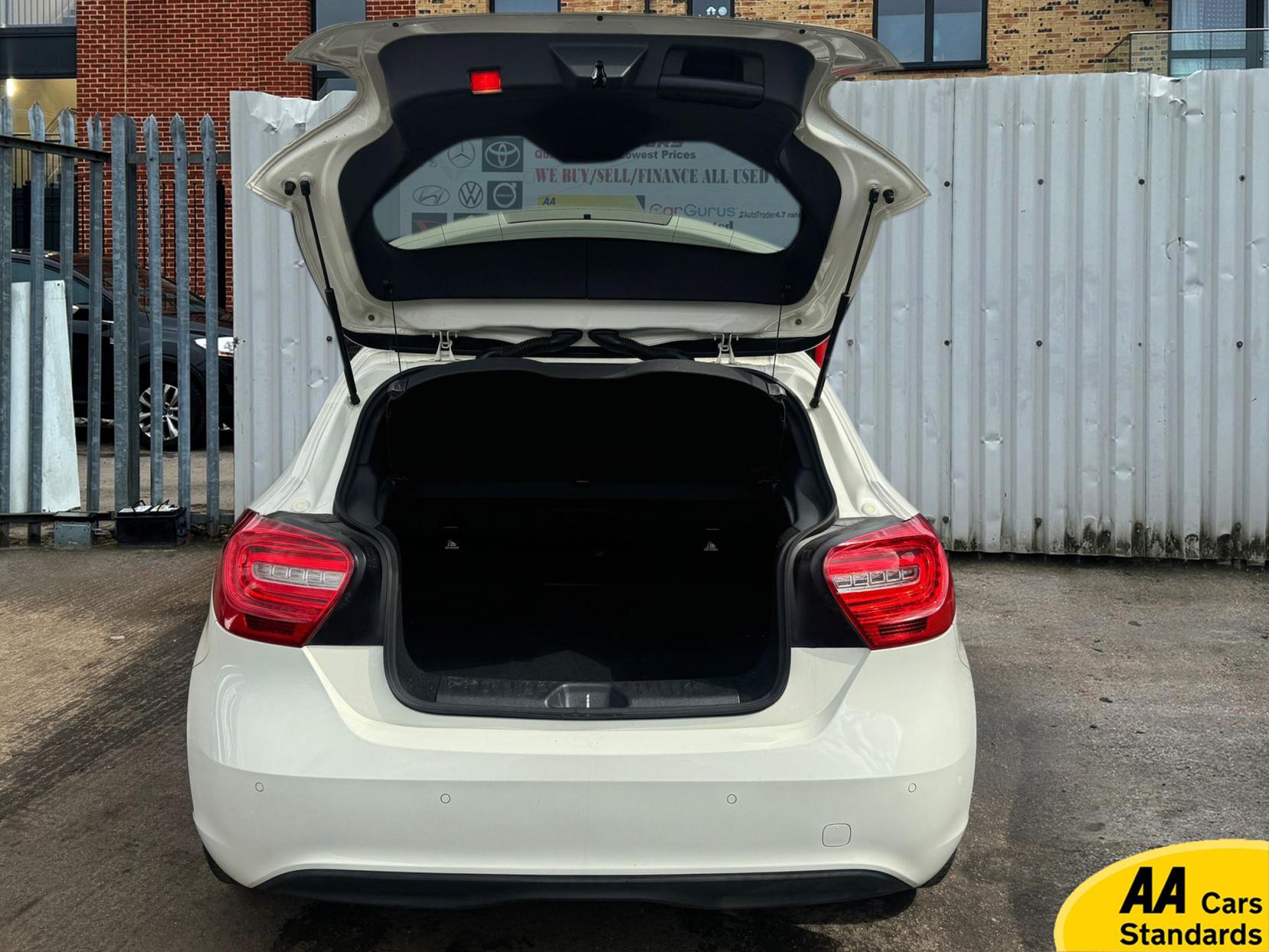 Mercedes-Benz A Class 1.6 A180 BlueEfficiency SE Hatchback 5dr Petrol 7G-DCT Euro 6 (s/s) (122 ps)