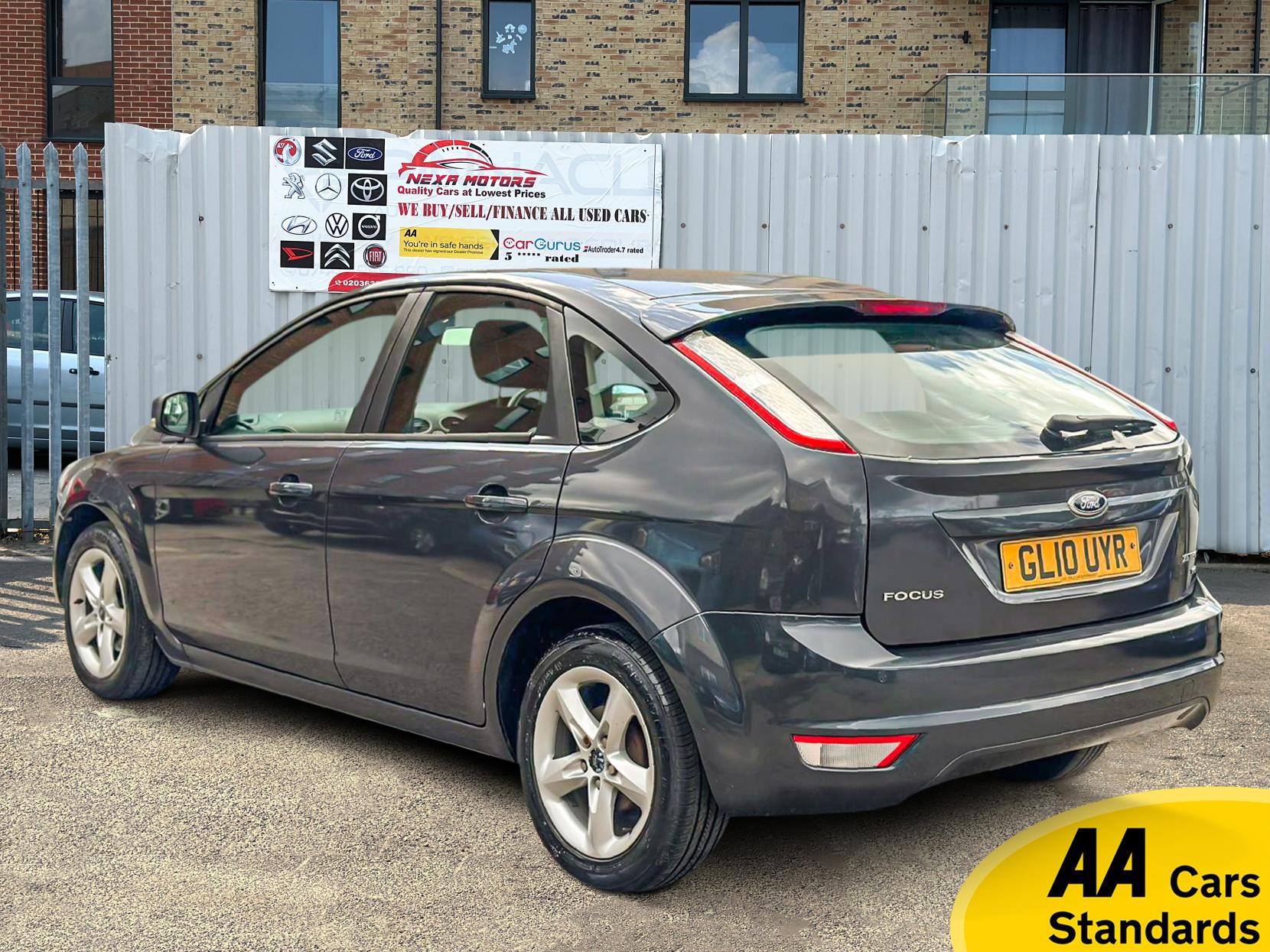 Ford Focus 1.6 Zetec Hatchback 5dr Petrol Manual (161 g/km, 99 bhp)