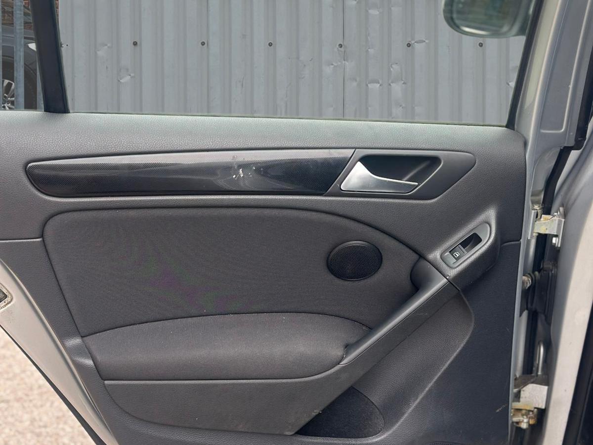 Volkswagen Golf 1.4 TSI Match Hatchback 5dr Petrol DSG Euro 5 (122 ps)