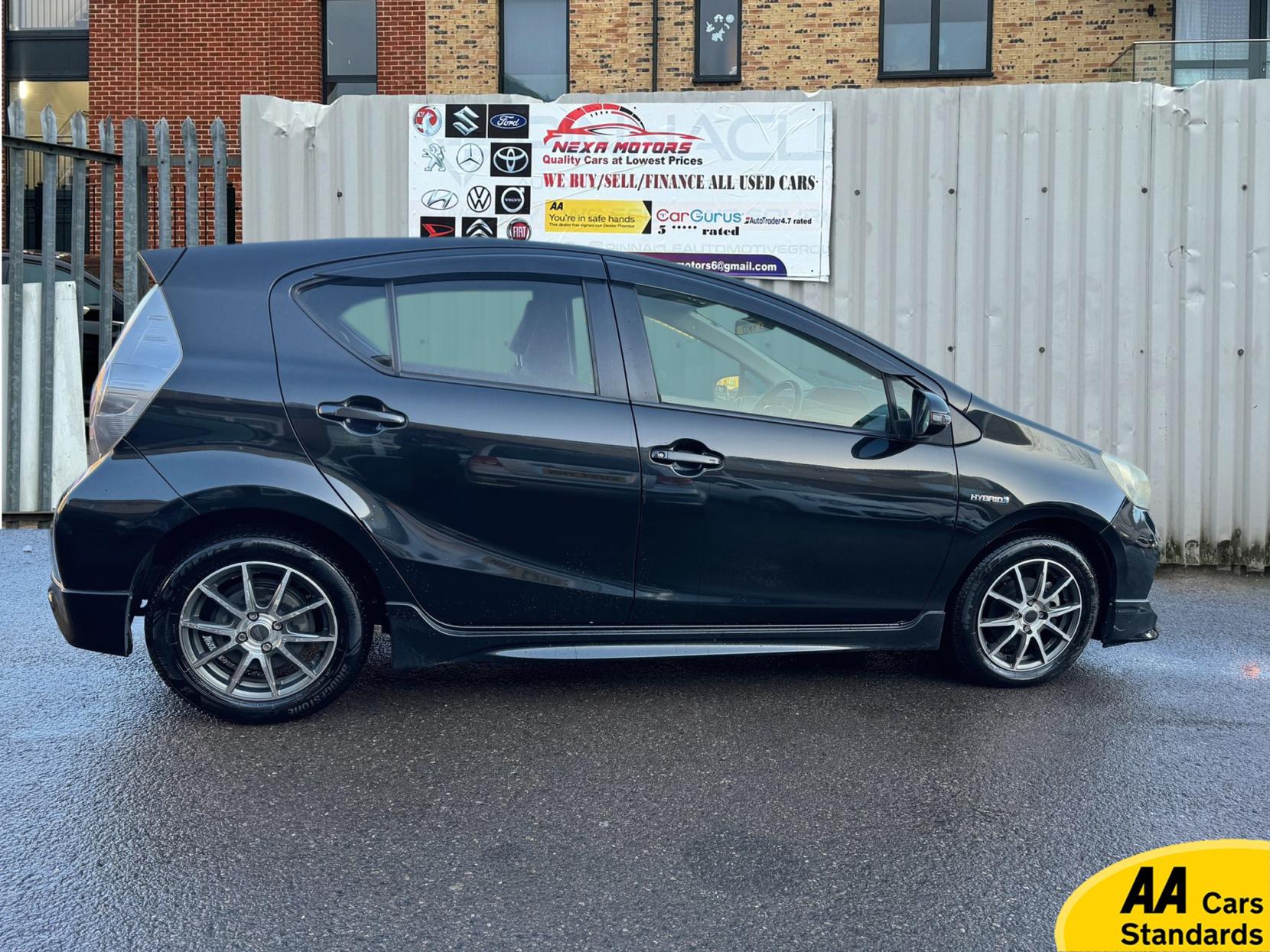 Toyota Yaris 1.5 VVT-h Active Hatchback 5dr Petrol Hybrid CVT Euro 5 (101 ps)