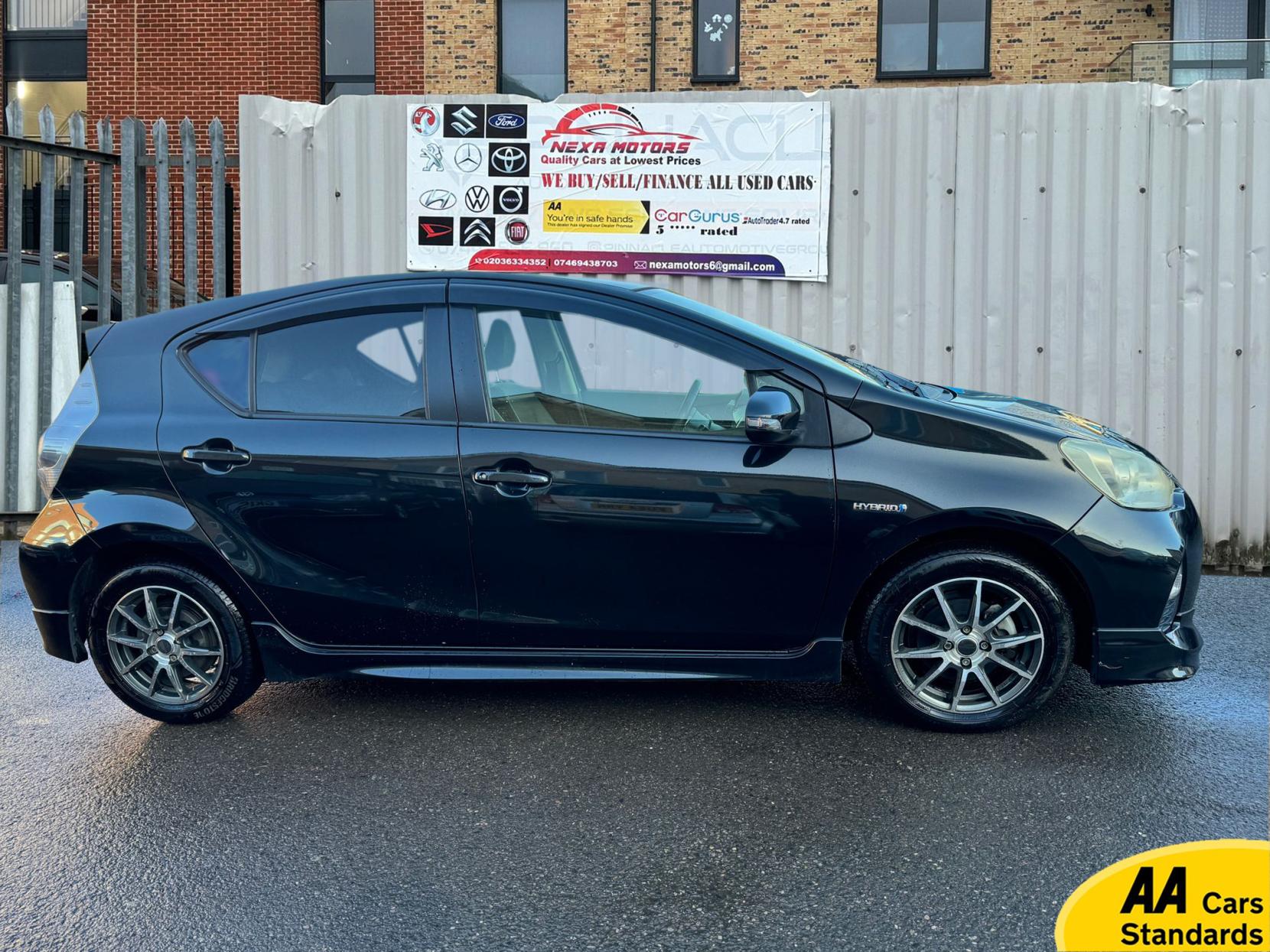 Toyota Yaris 1.5 VVT-h Active Hatchback 5dr Petrol Hybrid CVT Euro 5 (101 ps)