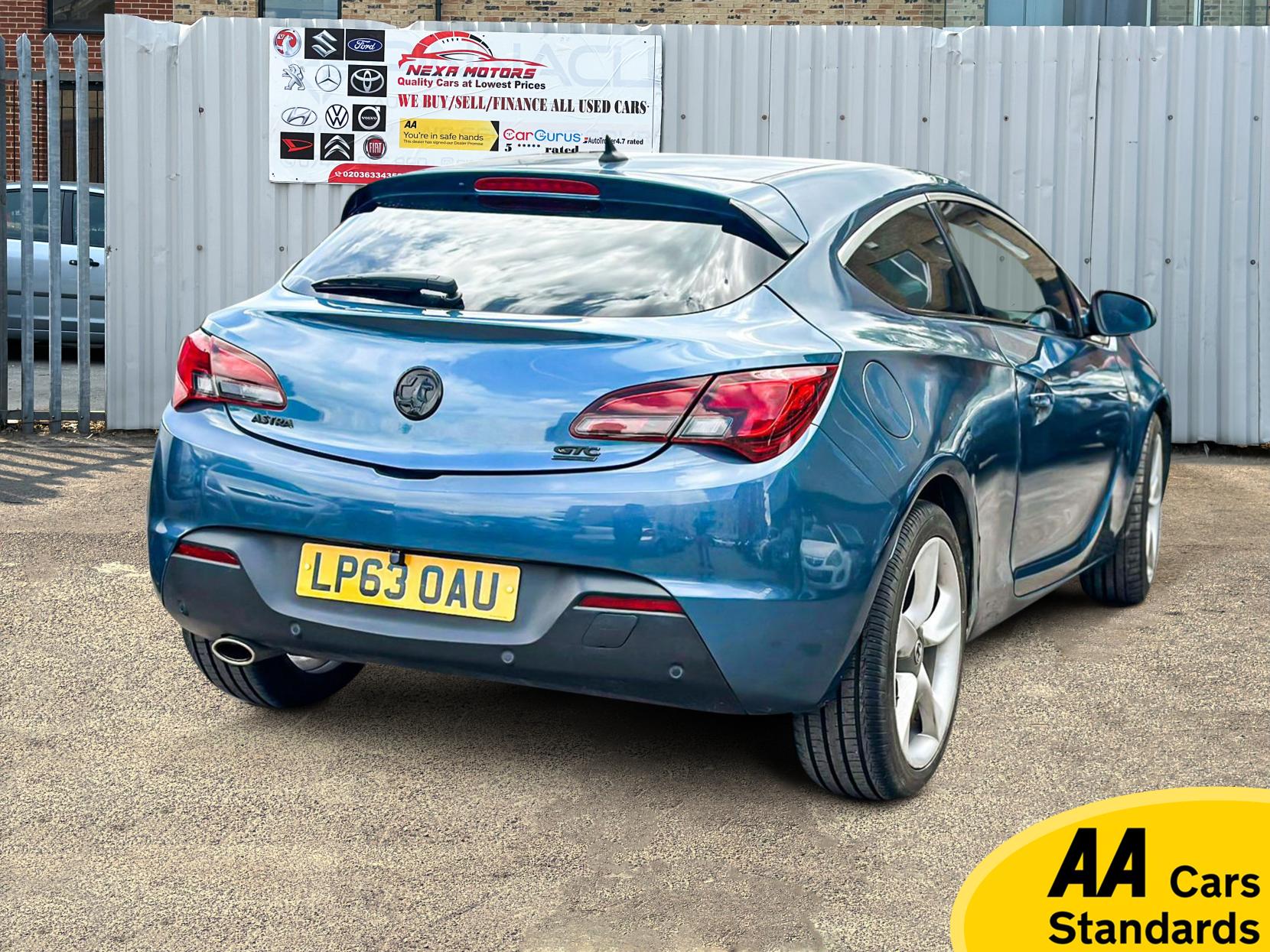 Vauxhall Astra GTC 1.4T SRi Coupe 3dr Petrol Auto Euro 5 (140 ps)