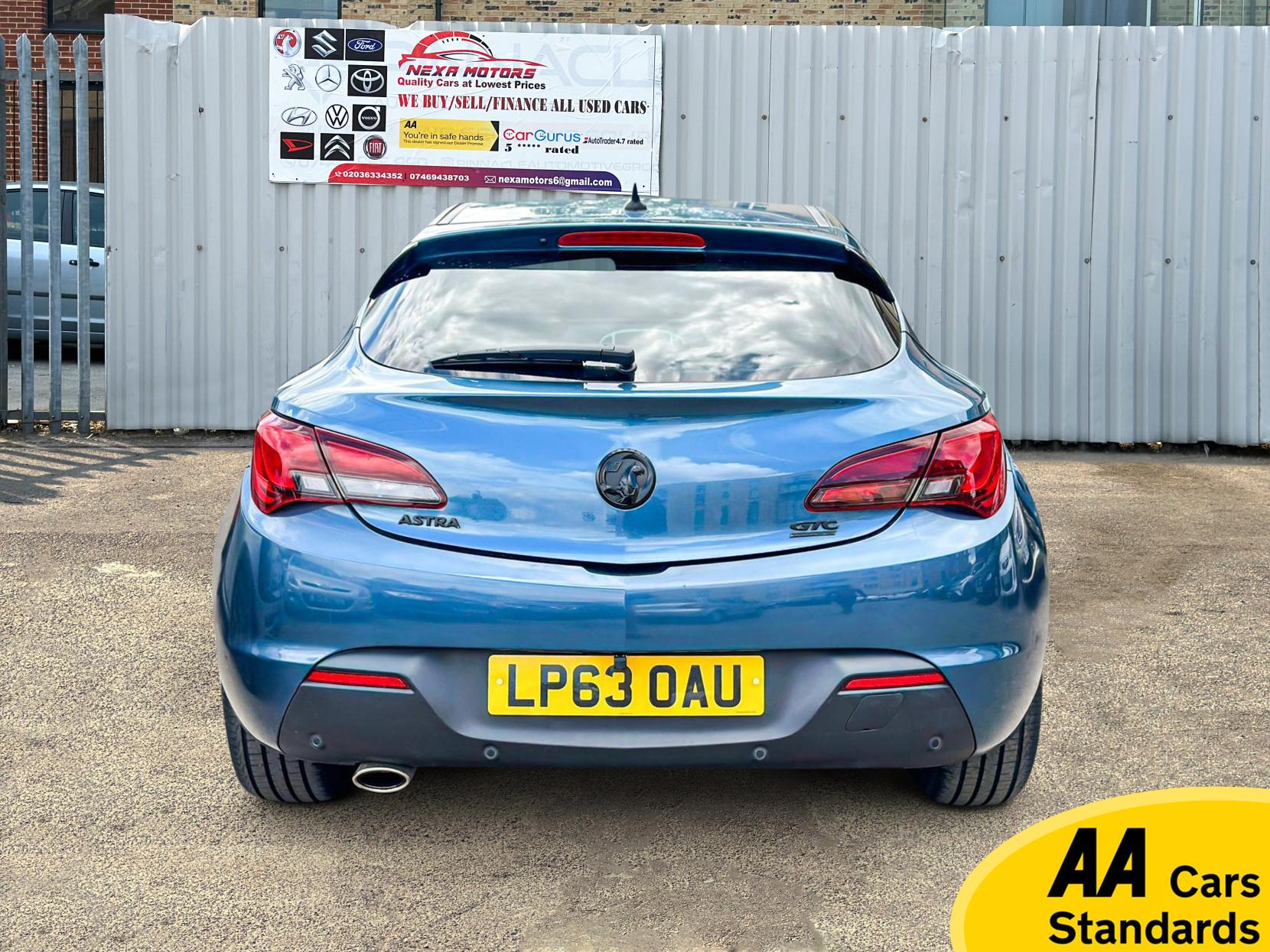 Vauxhall Astra GTC 1.4T SRi Coupe 3dr Petrol Auto Euro 5 (140 ps)