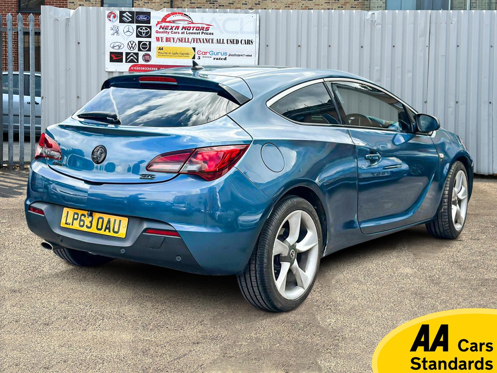 Vauxhall Astra GTC 1.4T SRi Coupe 3dr Petrol Auto Euro 5 (140 ps)