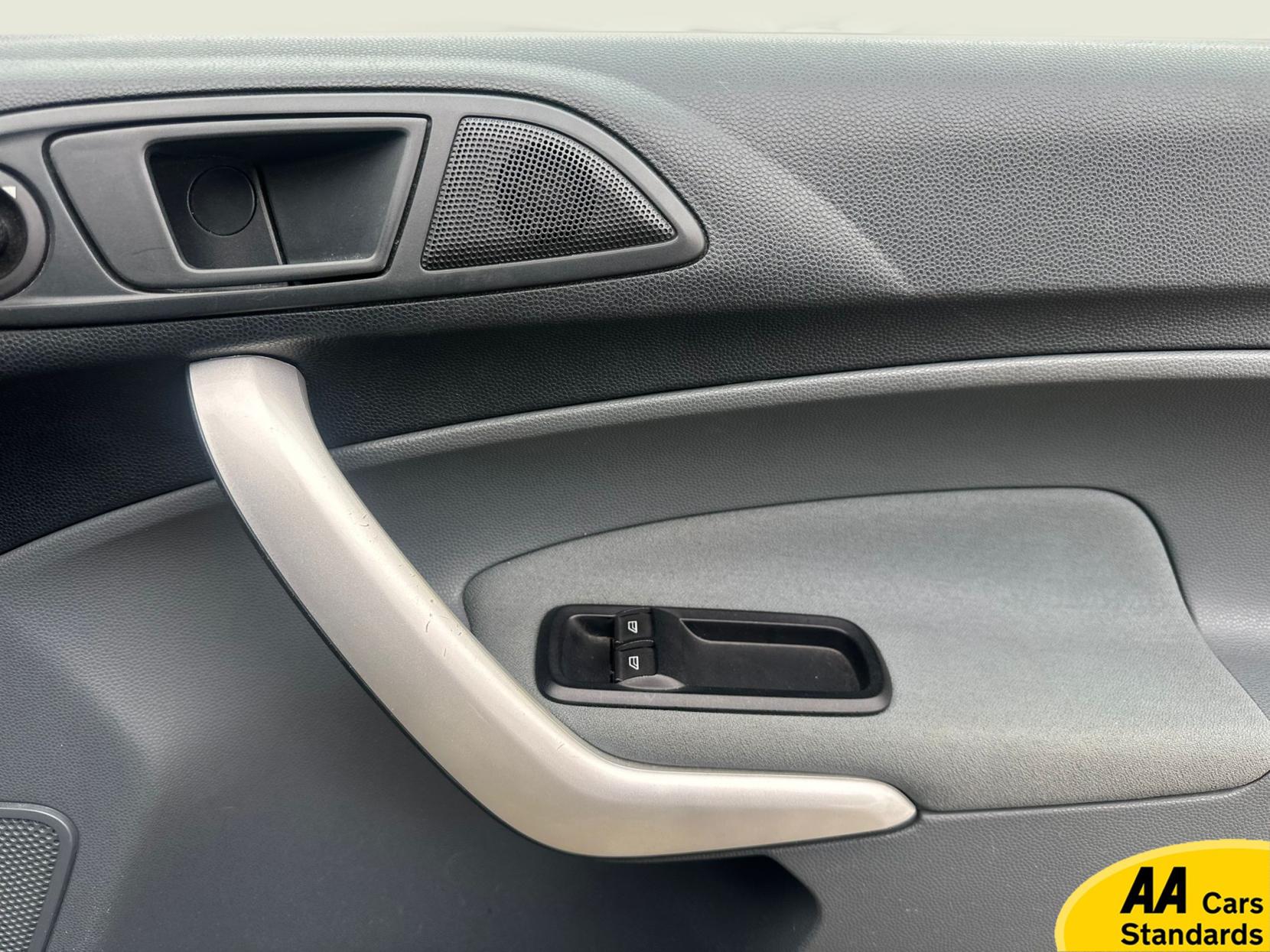 Ford Fiesta 1.4 Titanium Hatchback 3dr Petrol Automatic (154 g/km, 94 bhp)