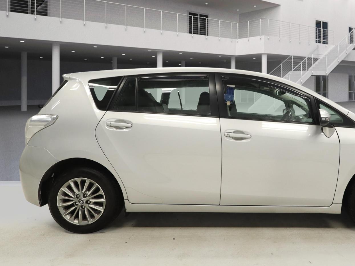 Toyota Verso 1.8 V-Matic Icon MPV 5dr Petrol Multidrive S Euro 6 (7 Seat) (147 ps)