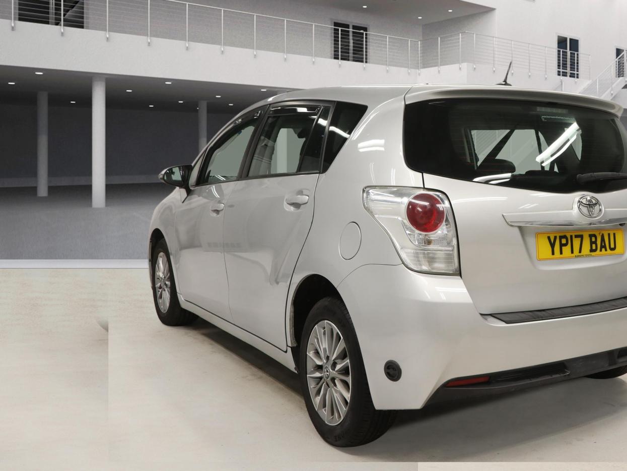 Toyota Verso 1.8 V-Matic Icon MPV 5dr Petrol Multidrive S Euro 6 (7 Seat) (147 ps)