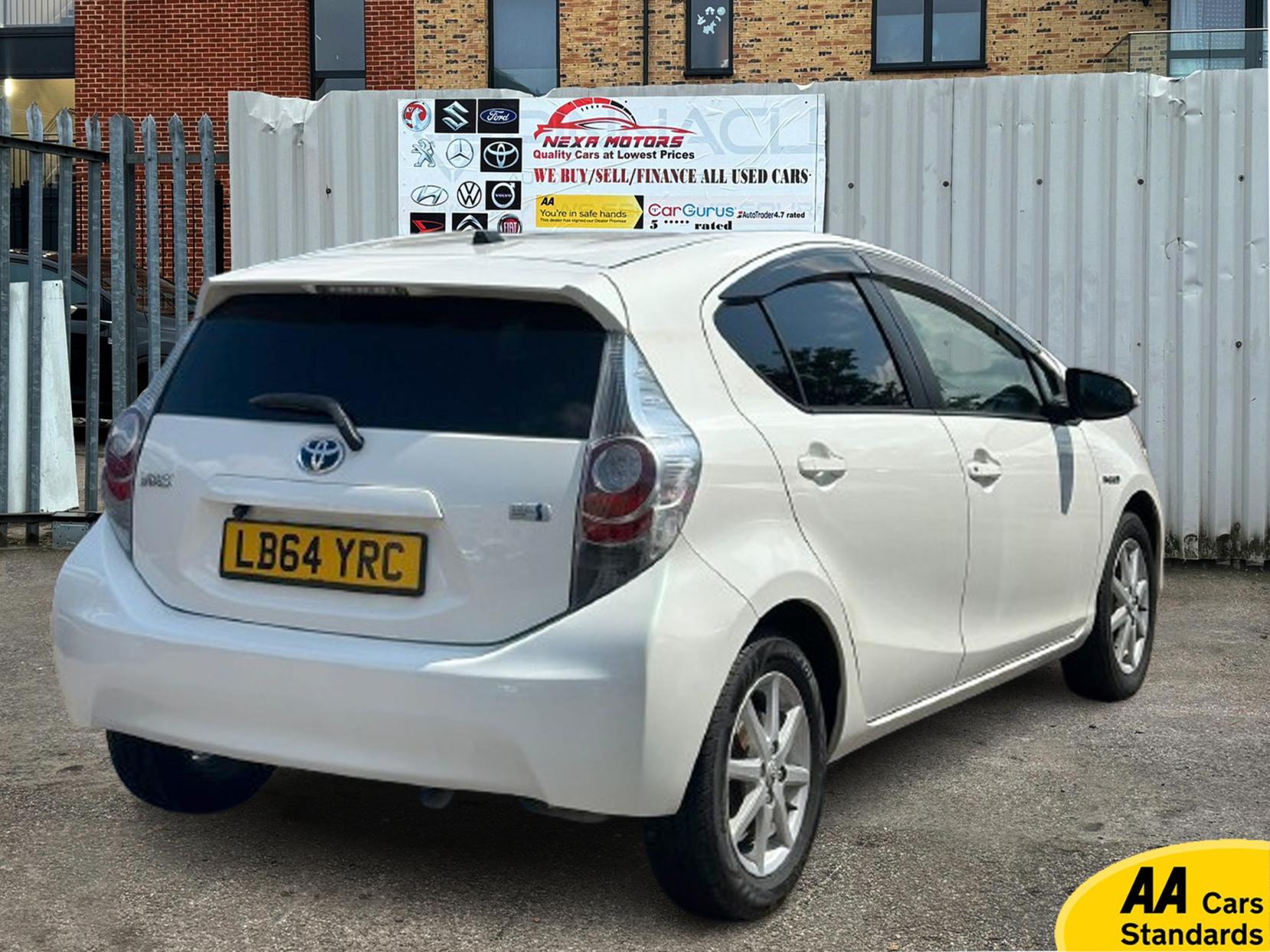 Toyota Yaris 1.5 VVT-h T Spirit Hatchback 5dr Petrol Hybrid CVT Euro 5 (101 ps)