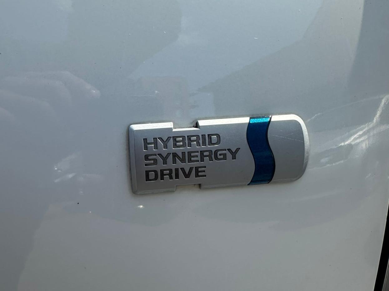 Toyota Yaris 1.5 VVT-h T Spirit Hatchback 5dr Petrol Hybrid CVT Euro 5 (101 ps)