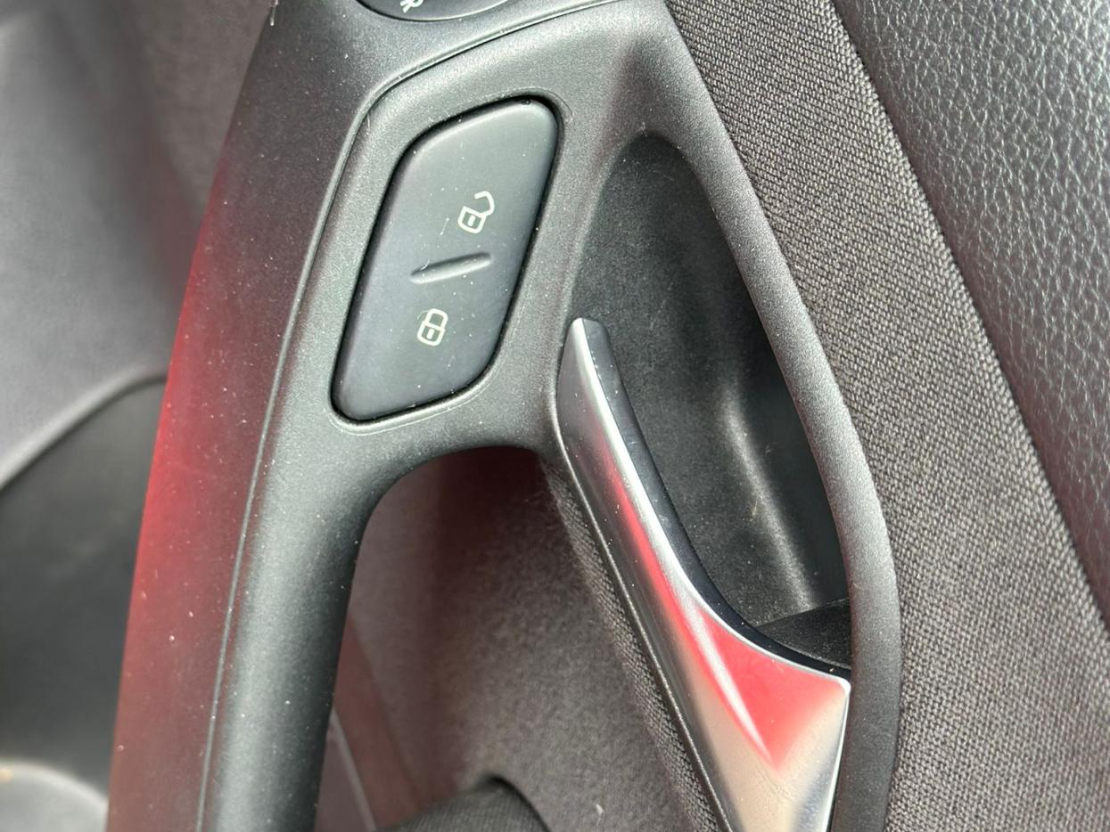 Volkswagen Polo Hatchback (2013 - 2017)