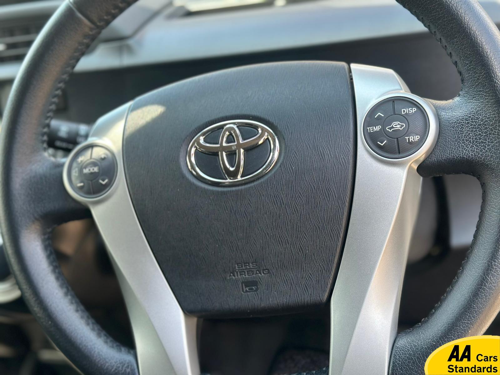 Toyota Yaris 1.5 VVT-h Icon Plus Hatchback 5dr Petrol Hybrid CVT Euro 5 (101 ps)
