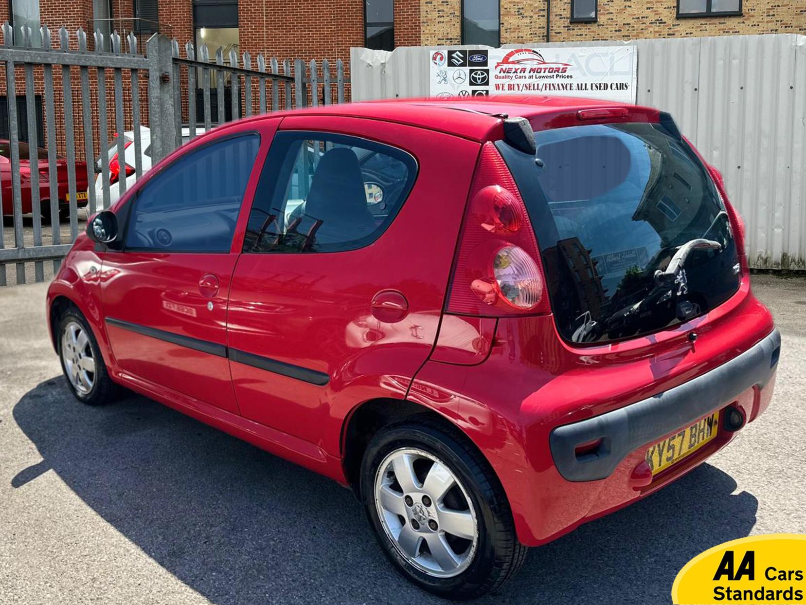 Peugeot 107 1.0 12V Urban Hatchback 5dr Petrol 2 Tronic Euro 4 (68 ps)